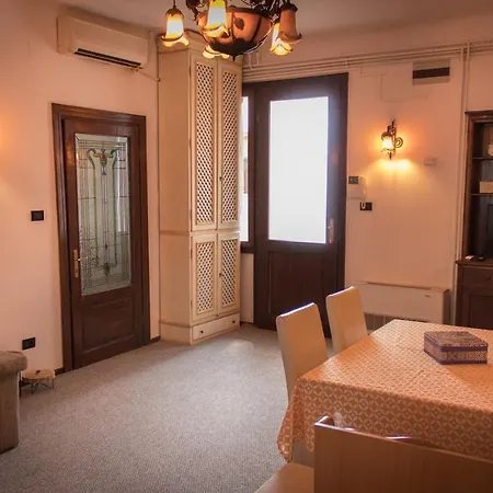 10 Modern Living In The Heart Of The