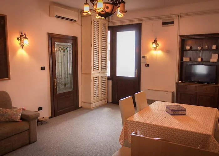 10 Modern Living In The Heart Of The