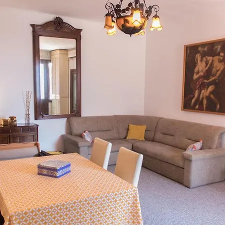 10 Modern Living In The Heart Of The Apartment *