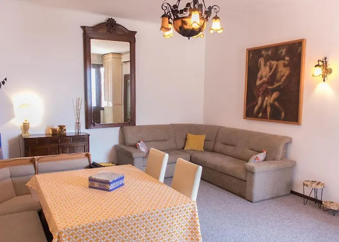 10 Modern Living In The Heart Of The Apartment *